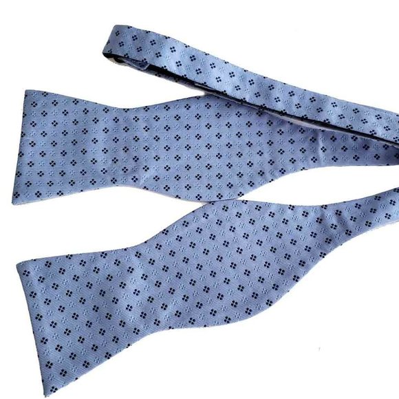 NEW Tommy Hilfiger Bow Tie Silk Blue Self-Tie Adjustable Men's - Picture 1 of 2